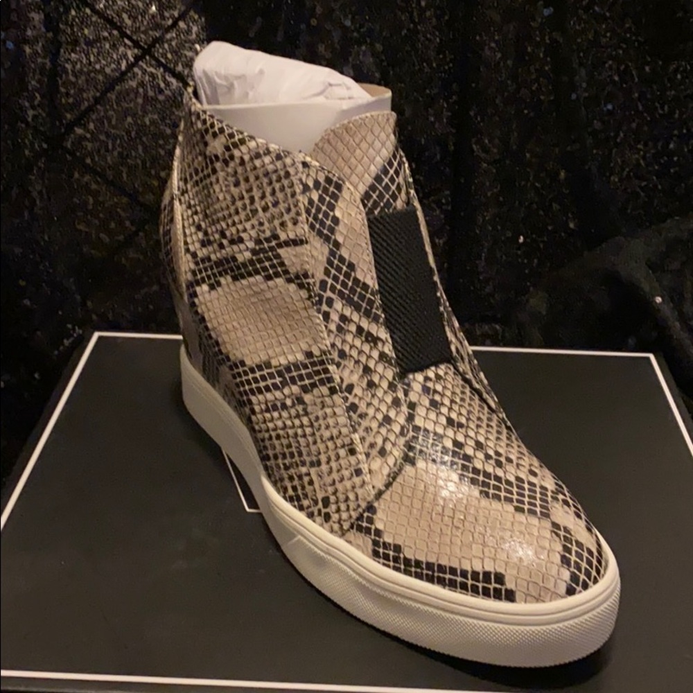 Shoes - Picture 2 of 5